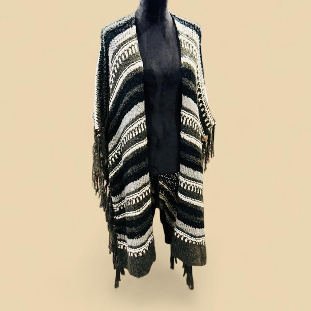 Boho Chunky Knit Striped Black Gray Open Cardigan Blusher Altar’d State Medium